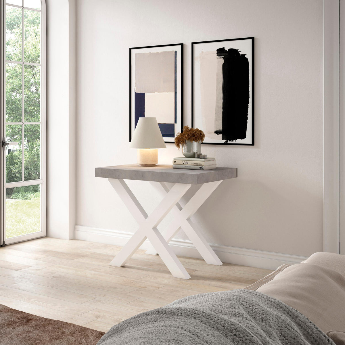 Table console extensible blanche & ciment 180 cm – Jusqu’à 8 personnes – Pieds en bois massif blancs en croix