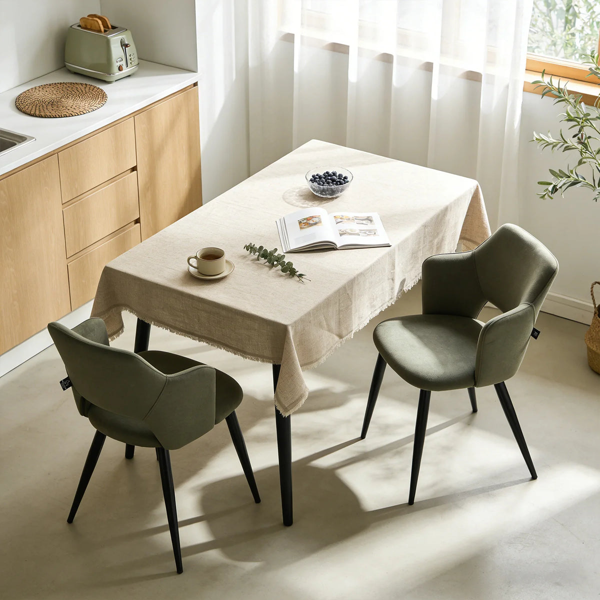 Ensemble de 2 fauteuils de salle à manger scandinaves avec accoudoirs en tissu vert - Akanji