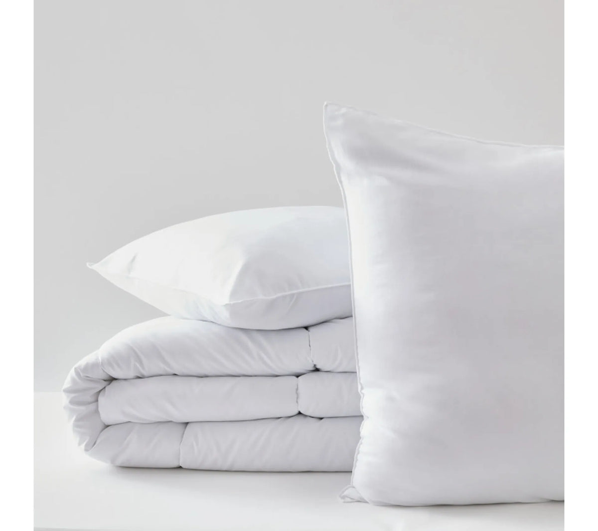 Pack 3 pièces Couette 140 x 200 cm + Oreiller 60 x 60 + Oreiller 45 x 70 Gamme "Douceur" - Traité Anti Acarien Soft & Care