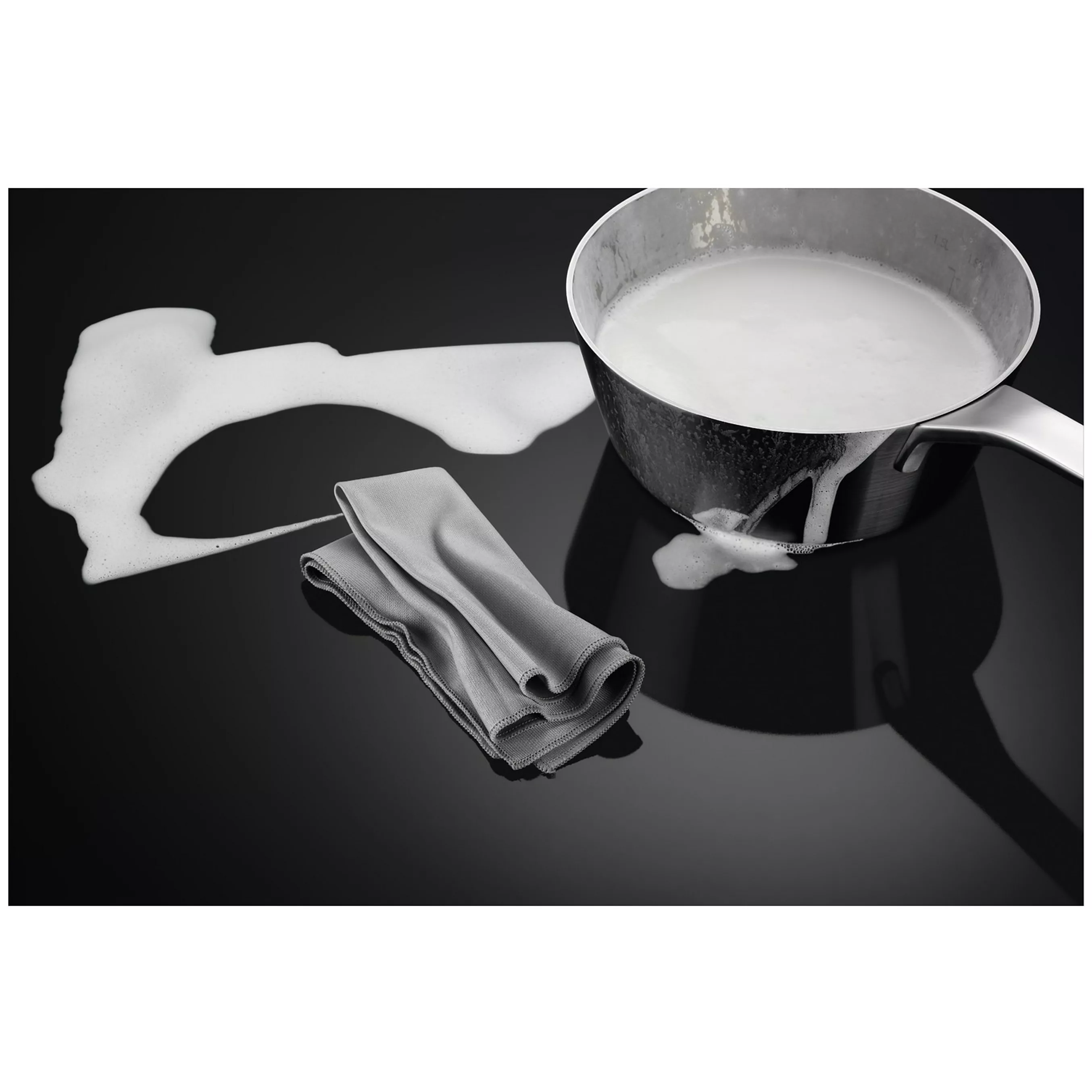 Plaque de cuisson à induction noire - 60 cm - Zone Flexible
