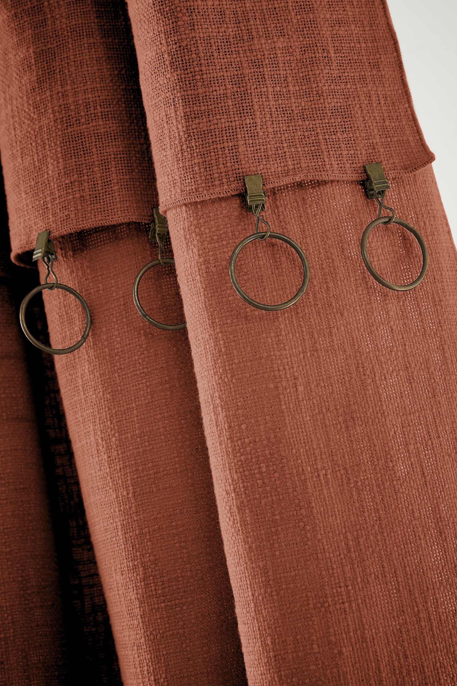 Rideau ajustable + 8 anneaux pince 140 x 270 cm Slub SIXTINE Terracotta