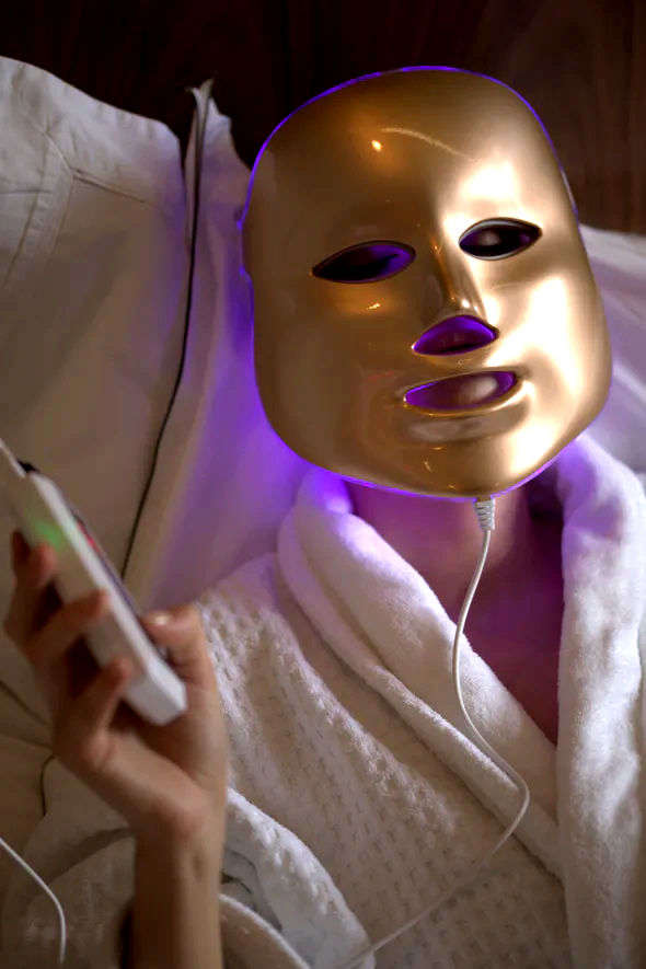 Masque LED visage luminothérapie or