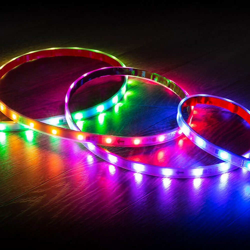 Ruban LED adhésif 5 mètres – 16 couleurs, 5 modes et télécommande