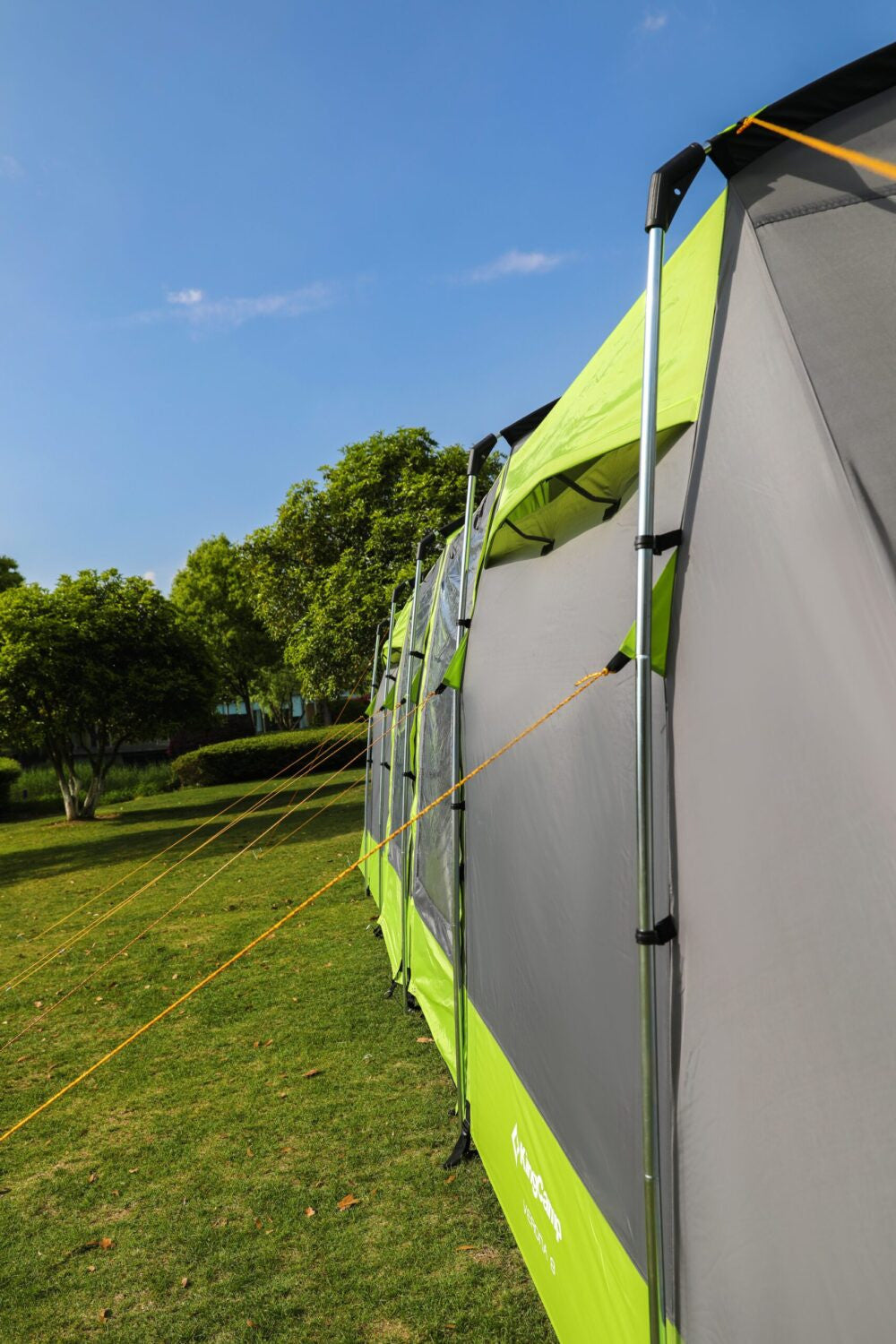 Tente de camping familiale 8 places Verona - Kingcamp - Dimensions : 700 x 310 cm