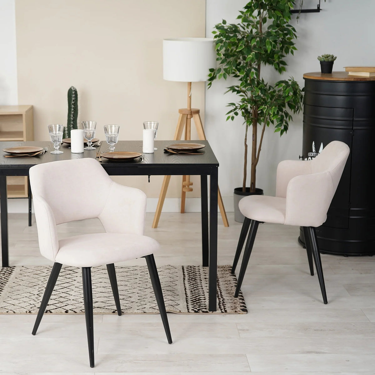 Ensemble de 2 chaises de salle à manger contemporaines en tissu beige, pieds en métal noir