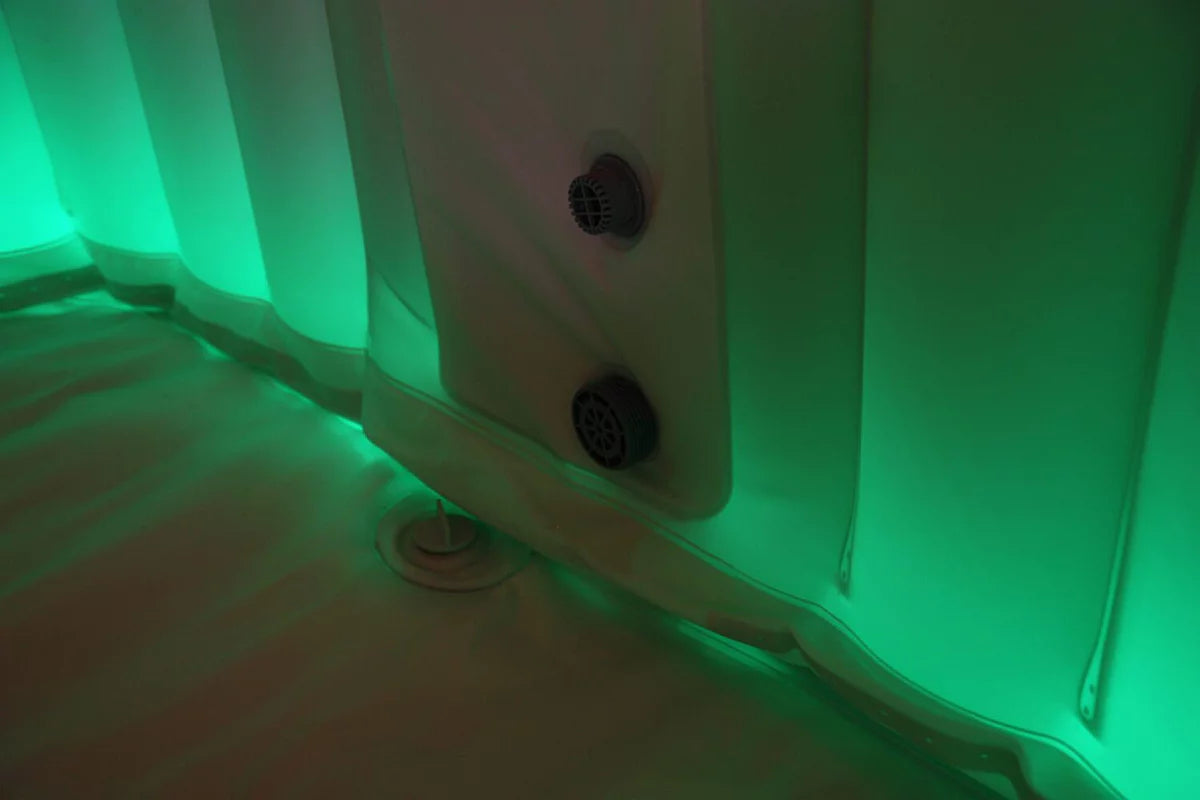 Spa gonflable 6 places carré - Bandeau LED inclus - Dimensions : 185 x 185 cm Filtre et bâche inclus