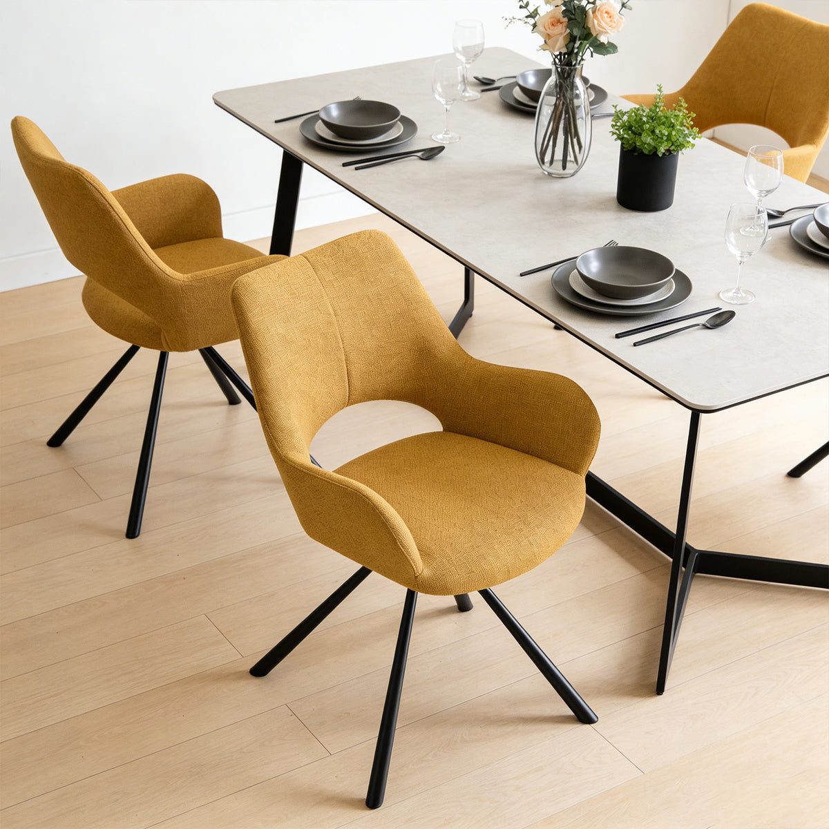 Beth - Ensemble de 2 chaises de salle à manger contemporaines en tissu jaune, pieds en métal jaune