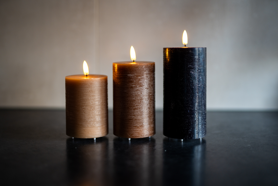 FlinQ - Ensemble de 3 bougies LED rechargeables à flamme vacillante - Télécommande incluse - Classiques Terre