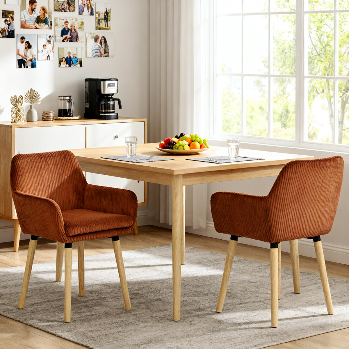 Elia - Ensemble de 2 chaises de salle à manger scandinaves en velours côtelé rouge brique avec accoudoirs et pieds en bois